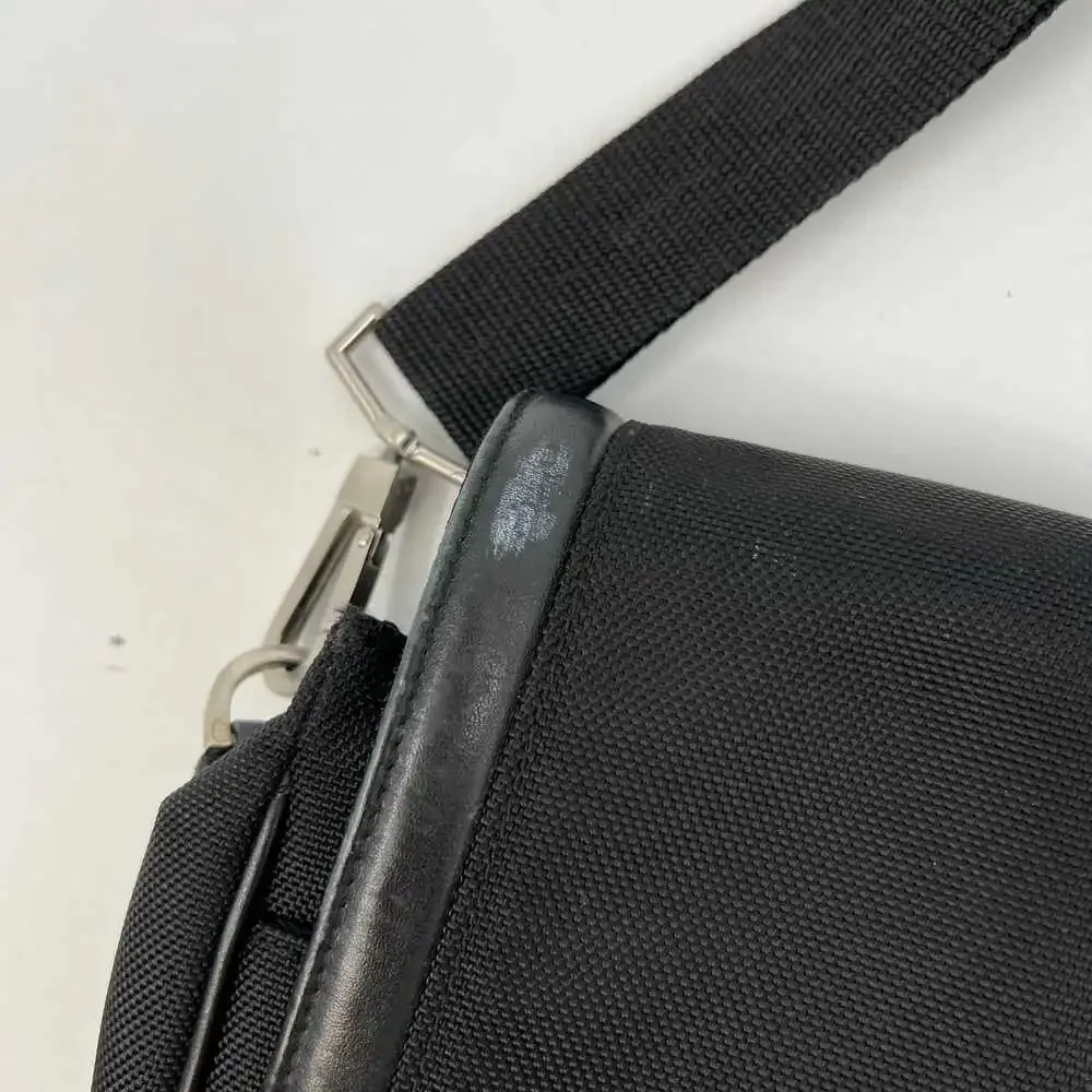 Kenneth Cole Black Adjustable Messenger Laptop Bag | Classic Design